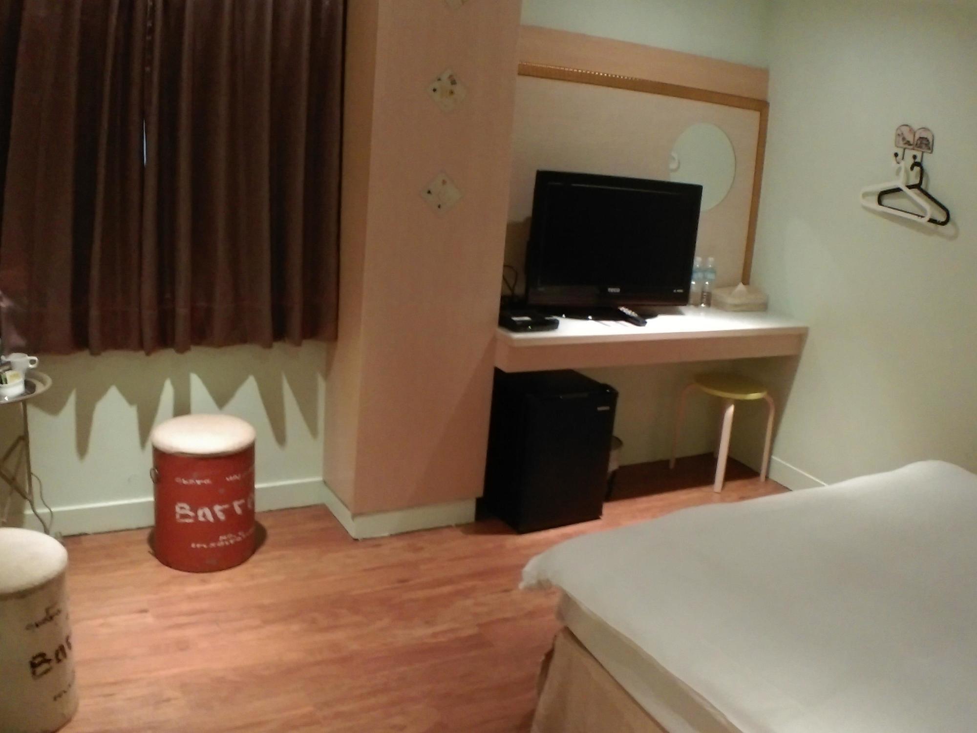Wan Tai Hotel Chiayi City Exteriör bild